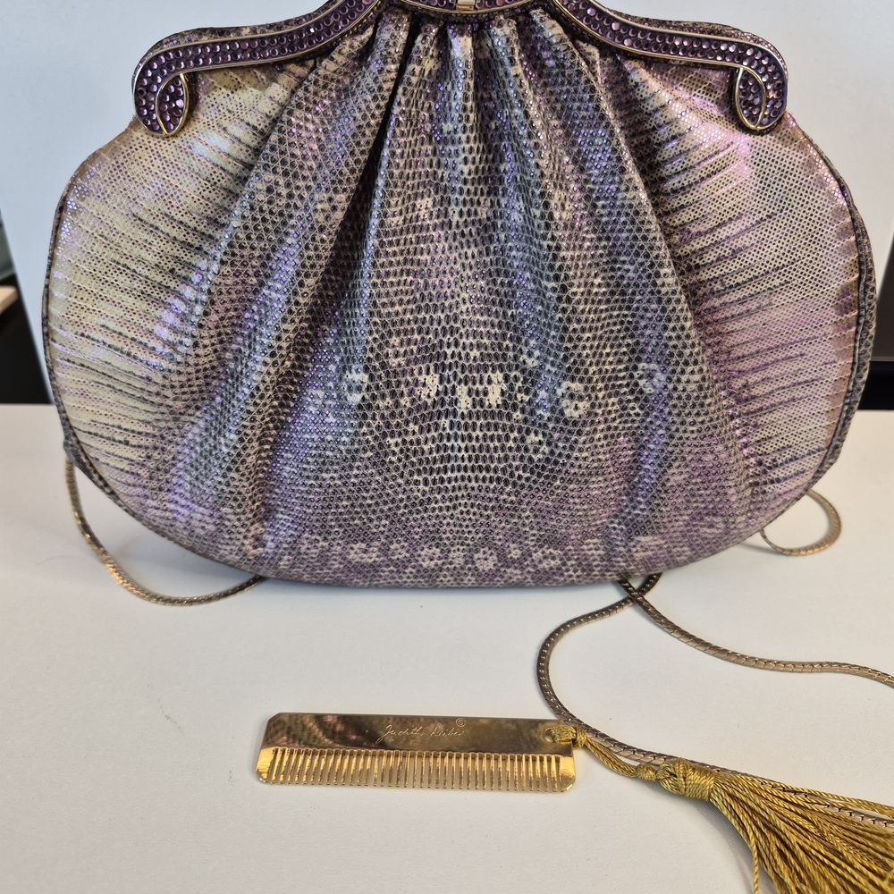 Judith Leiber Jeweled Ring Lizard Clutch Gold Chain, Signed Pocket Comb & Duster - Picture 8 of 16